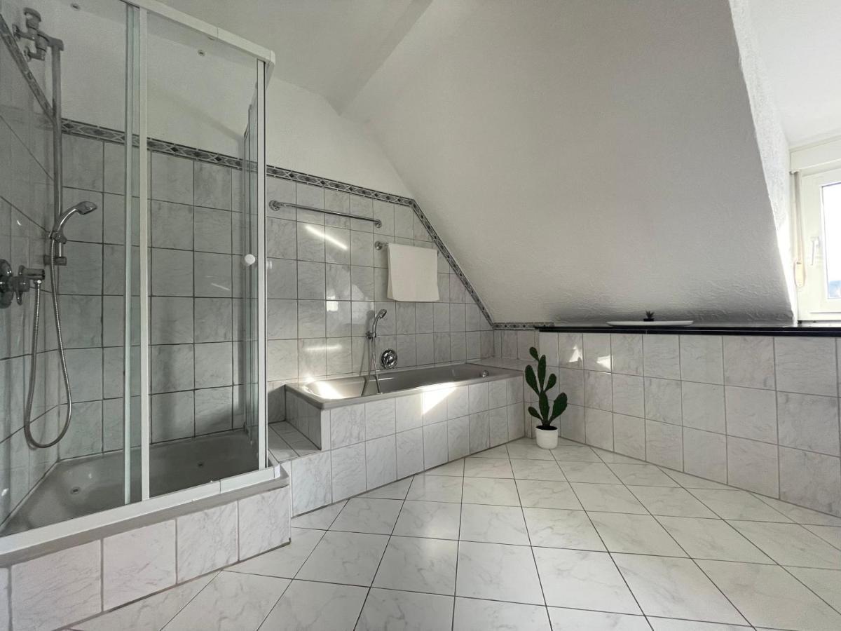 Dilara - 105qm Maisonette, Netflix, Garten, Parkplatz Appartement Arnsberg